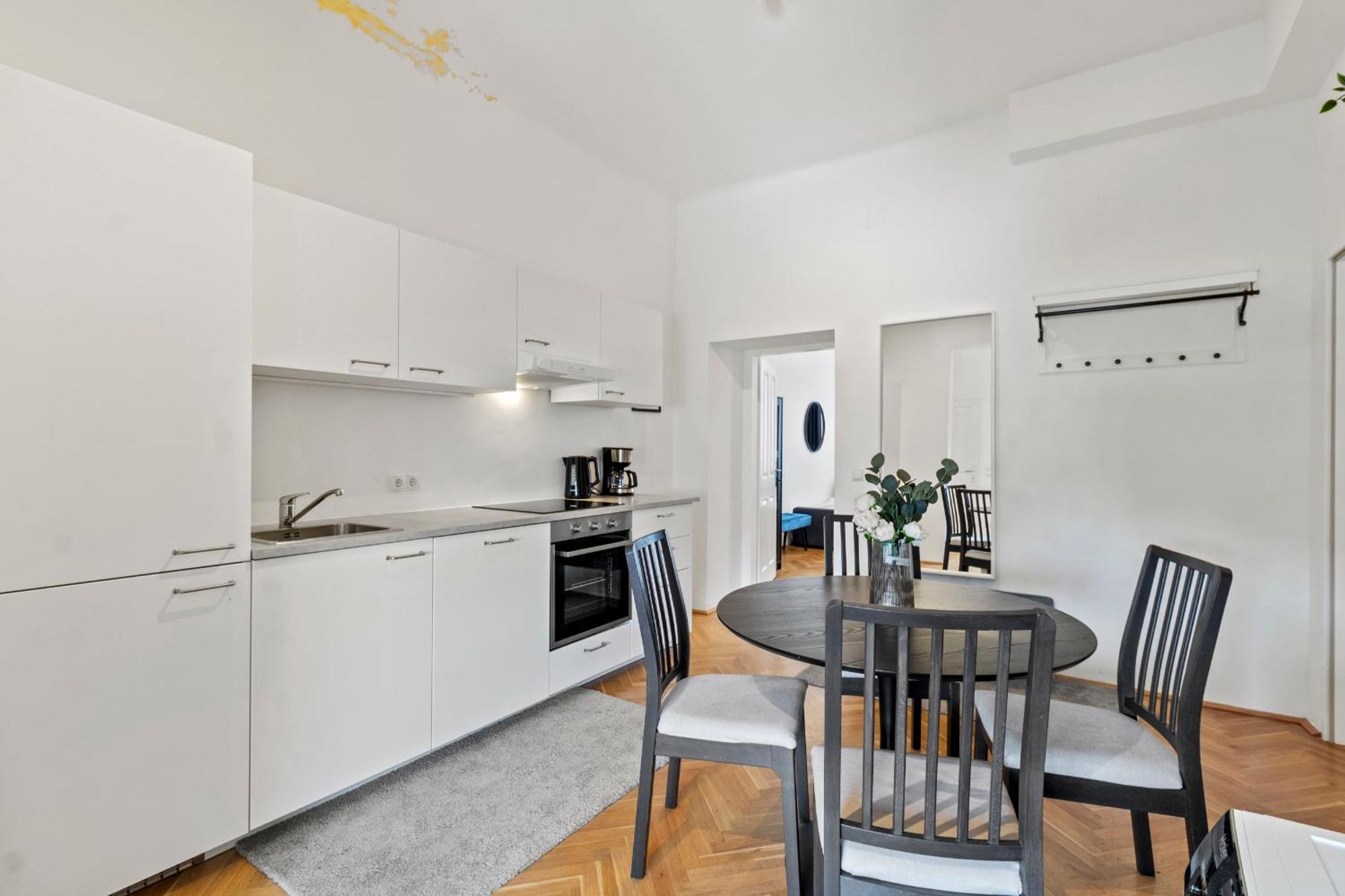 Balcony Apartment, 4 Min To U3 Zipperer Strasse 비엔나 외부 사진
